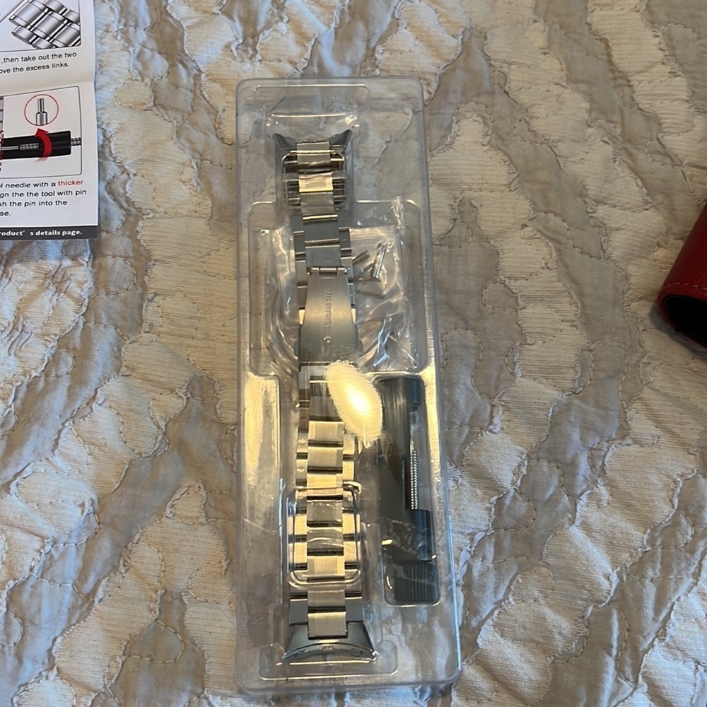 Watch band for round watch head